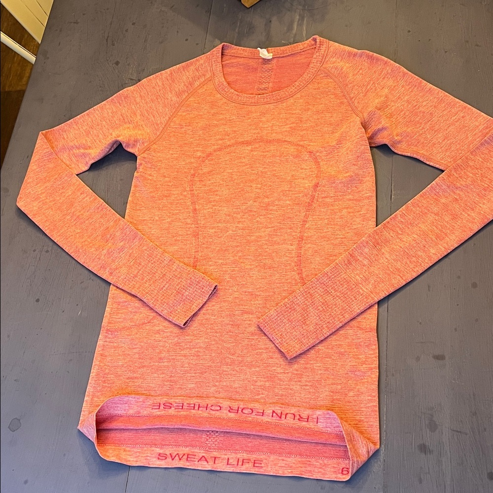 LULULEMON Long Sleeve Fitted Swiftly Tech Top
